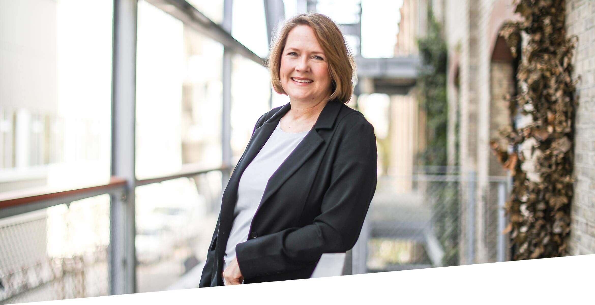 Porträt von Angela Diener